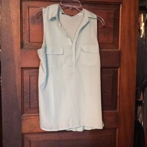 Sleeveless shirt